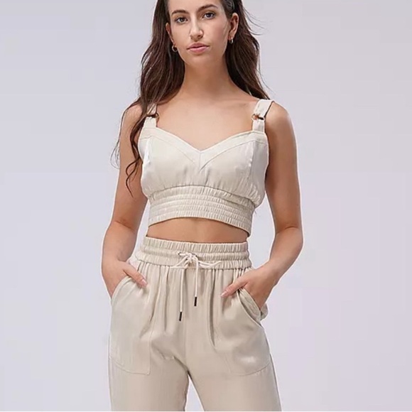 NWT GUESS ECO satin Emma cropped top size XL adjustable straps V neck cemento - Picture 7 of 13